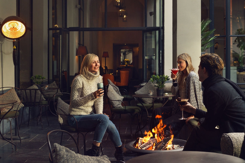Restez en contact cet hiver dans ces cafés chaleureux.