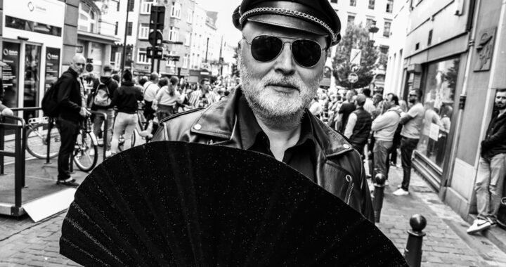 Monochrome momenten: De artistieke lens van Jean Pol onthult de essentie van de Brussels Pride