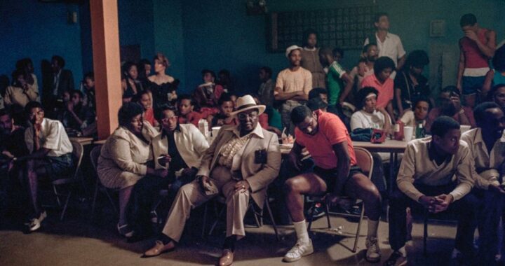 Exposition Harlem Fantasy '82 : Hommage aux origines de la culture de salon