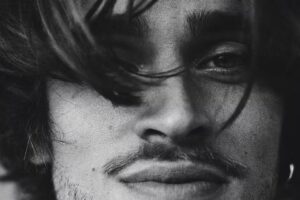 Iskander Moon: Pop Songs as a Place to Feel at Home