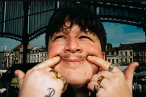 TeddyBear: The Belgian Pop Sensation Who Turned Pink Shoes Into an Anthem
